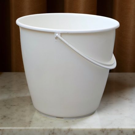 Vödör fedő nélkül, 10 liter, 28×25 cm, műanyag füllel, fehér