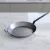 Vasserpenyő nyéllel és füllel, 36 cm, Carbone Plus, de Buyer