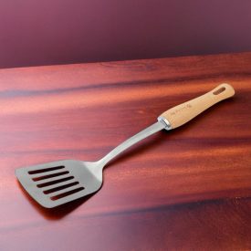 Szervírozólapát, perforált, 8×35 cm, bükkfa nyél