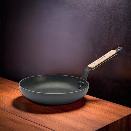 Serpenyő bükkfanyéllel, 24 cm, tapadásmentes, de Buyer