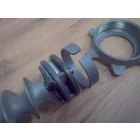 Húsdaráló, húsőrlő KF-605 segédgép, egyetemes konyhagéphez 240 kg/óra kapacitás, 3-5-8 mm tárcsa, 1 és 2 élű késsel