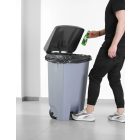 Pedálos szemetes 120 liter, fekete tetővel