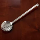 Szűrőkanál, kerek, nyélhossz.: 31 cm, átmérő: 10 cm, rozsdamentes
