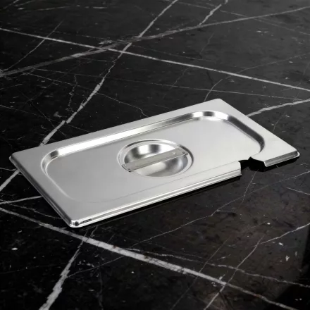 GN 1/3 fedő kanálkivágással, rozsdamentes