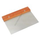 Tésztavágó tésztakaparó (Trokser), fanyelű 15×7,5×11 cm
