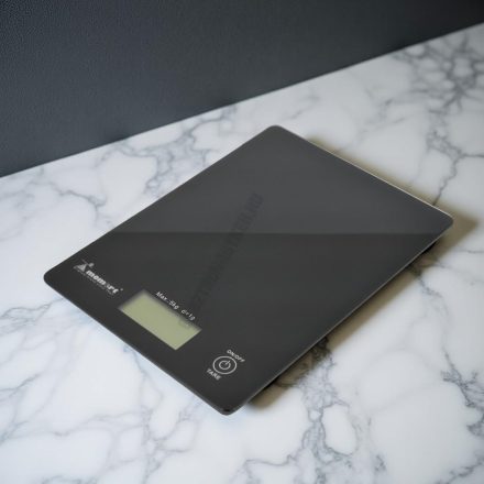 Digitális konyhamérleg, 5 kg méréshatár, üveglapos fekete
