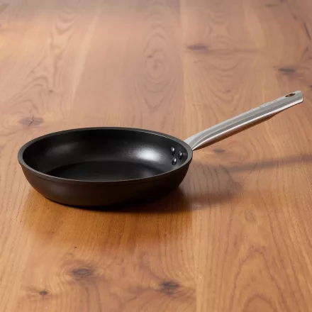Serpenyő, 22 cm, tapadásmentes, kovácsolt alumínium, indukciós, Pujadas, Black Pro