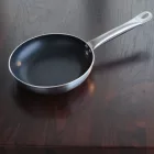 Alumíniumserpenyő, 22 cm,tapadásmentes, rm nyéllel, indukciós, Pujadas