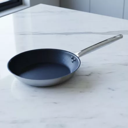 Rozsdamentes serpenyő, 24 cm, Excalibur extra kemény tapadásmentes, indukciós, Pujadas Inox-Pro Ergos