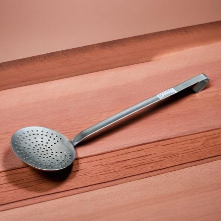 Szűrőkanál, kerek, átmérő: 14 cm, nyélhossz.: 37 cm, rozsdamentes, Pujadas