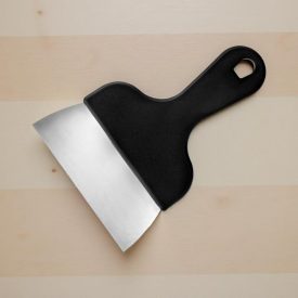 Spakli műanyag nyéllel, 14,5 cm széles penge, Pujadas