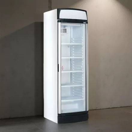 Üvegajtós felépítményes hűtővitrin 345 literes