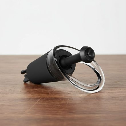 Vákuumdugó, dugó és kiöntő egyben