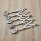 Tésztavágó, süteményosztó, 5 kerék, sima, rozsdamentes