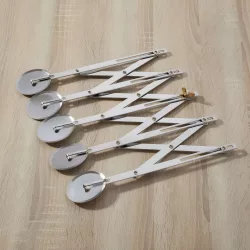   Tésztavágó, süteményosztó, 5 kerék, sima, rozsdamentes