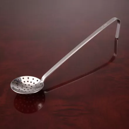 Szűrőkanál, kerek, rozsdamentes, nyélhossz.: 32 cm, átmérő 10 cm