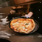 Pizzaforma, felső átm.: 30 cm, alsó átm.: 28 cm, kékvas