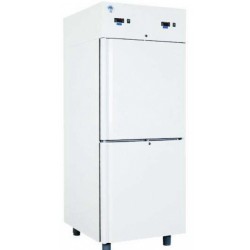 Két teleajtós hűtőszekrény GN 2/1 polcokkal, bruttó 700 l, fehér festett külsővel COMBI CF700